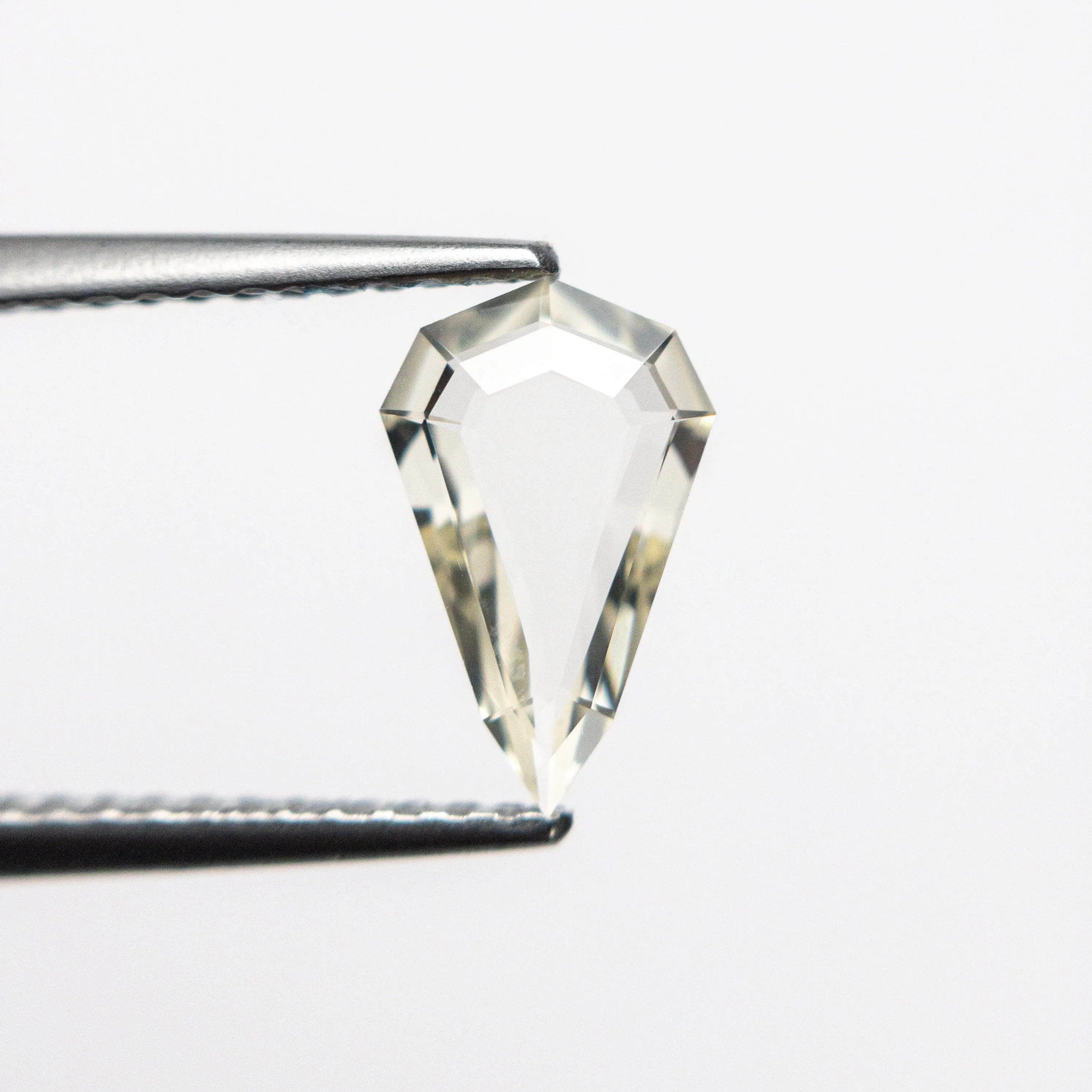 0.72ct 9.38x5.84x1.71mm Geometric Pear Portrait Cut Sapphire 20175-01