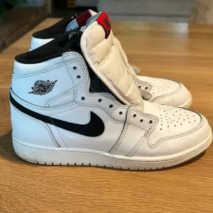Air Jordan 1 Retro High OG AJ1 Yin Yang White Black 2016 555088-102 Size 5.5 Y