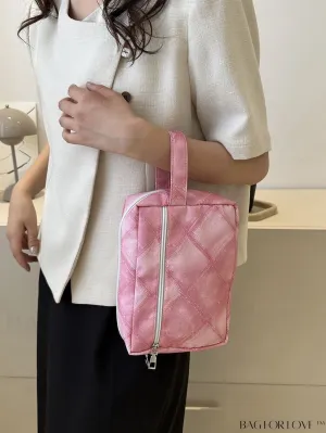 BagForLove - Chic Geometric Pattern Wristlet for Fashionable Individuals