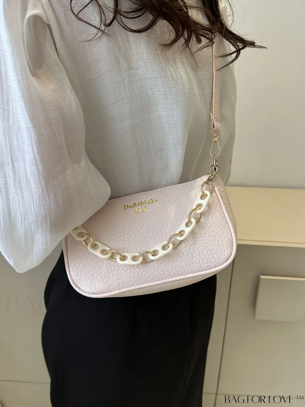 BagForLove - Chic Retro Square Bag with Stylish Chain Detail â Hand Carry or Shoulder