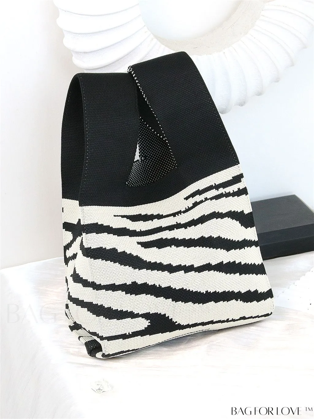 BagForLove - Stylish Tulip Pattern Crochet Bag: Chic Handbag for a Trendy Vacation