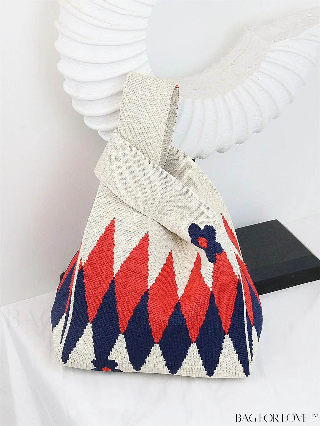 BagForLove - Stylish Tulip Pattern Crochet Bag: Chic Handbag for a Trendy Vacation