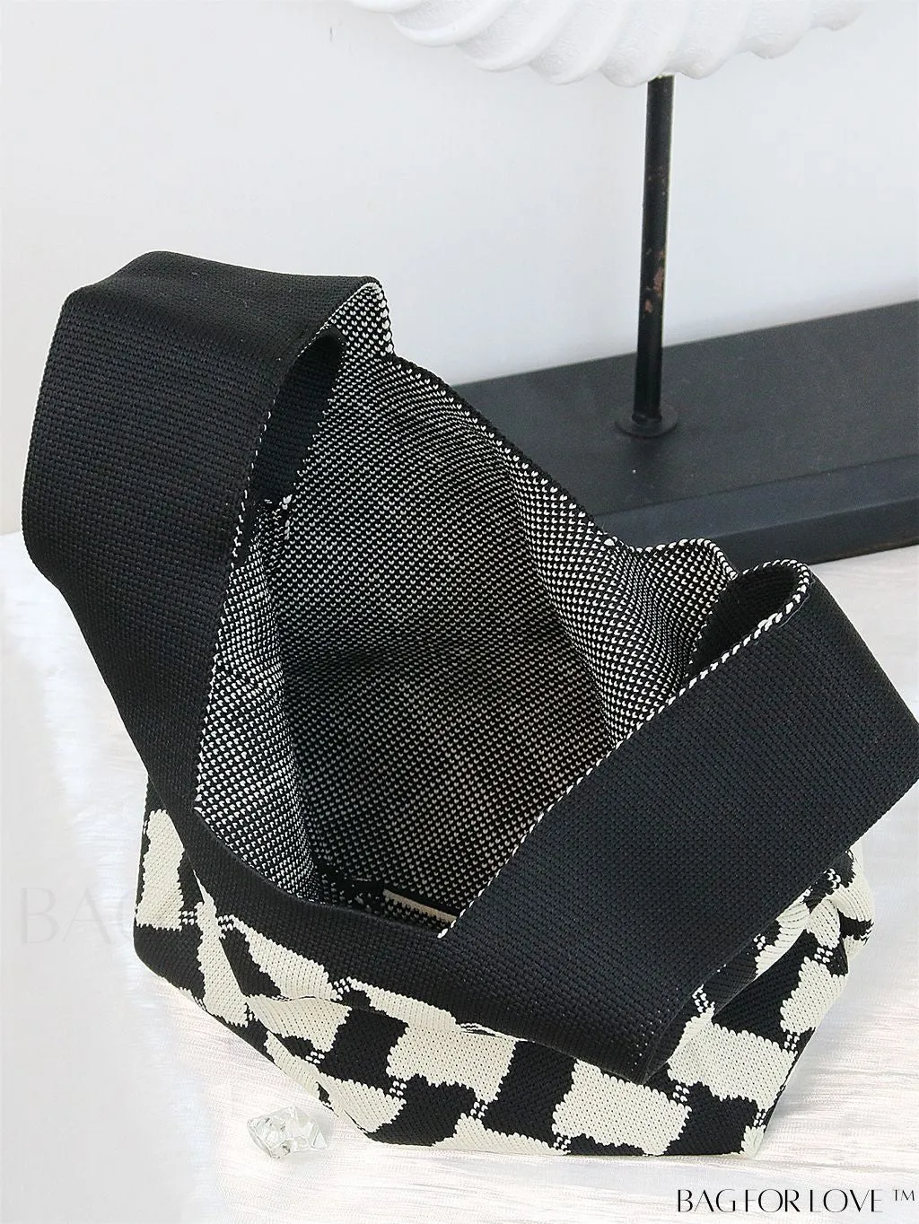 BagForLove - Stylish Tulip Pattern Crochet Bag: Chic Handbag for a Trendy Vacation