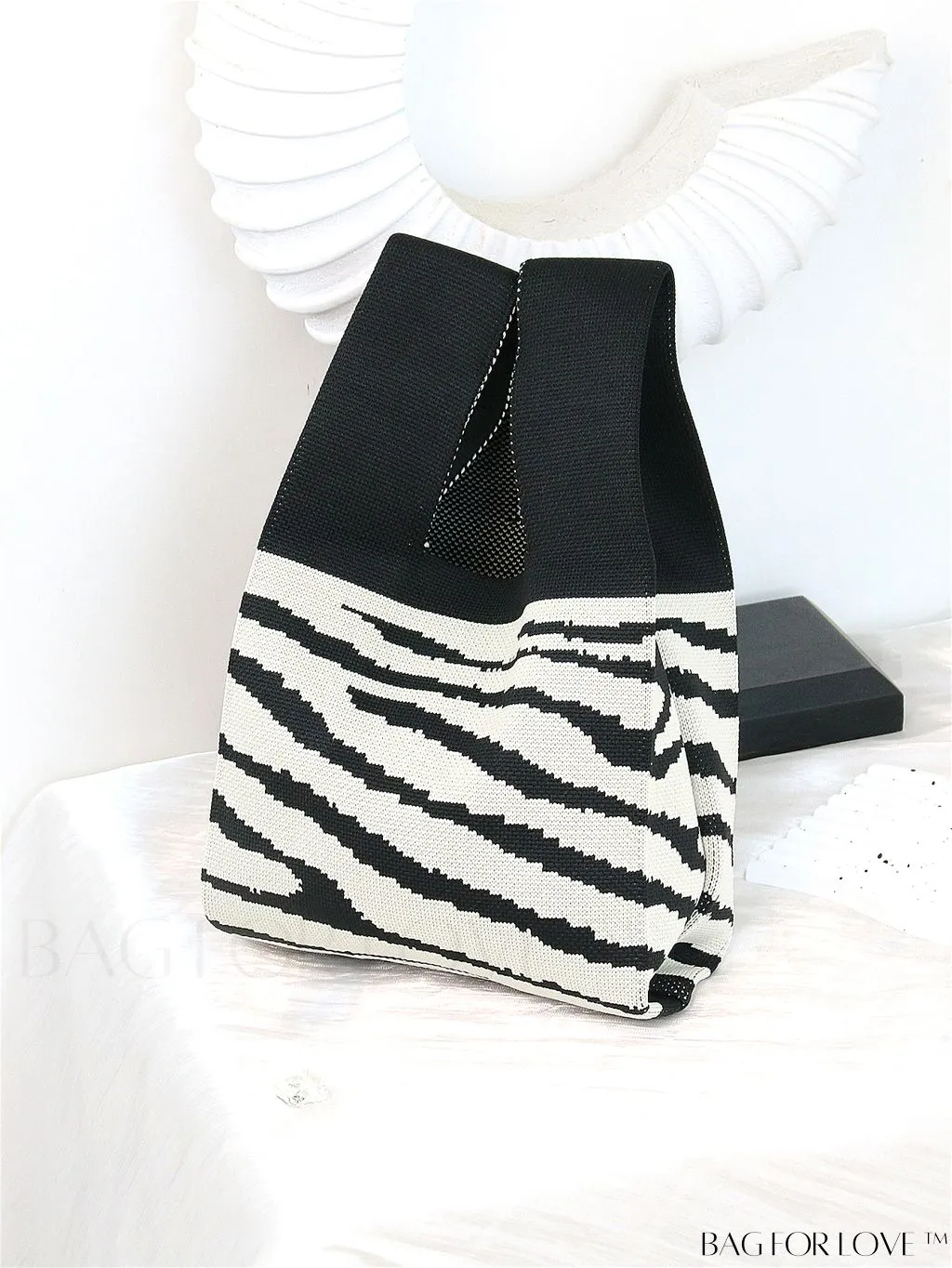 BagForLove - Stylish Tulip Pattern Crochet Bag: Chic Handbag for a Trendy Vacation