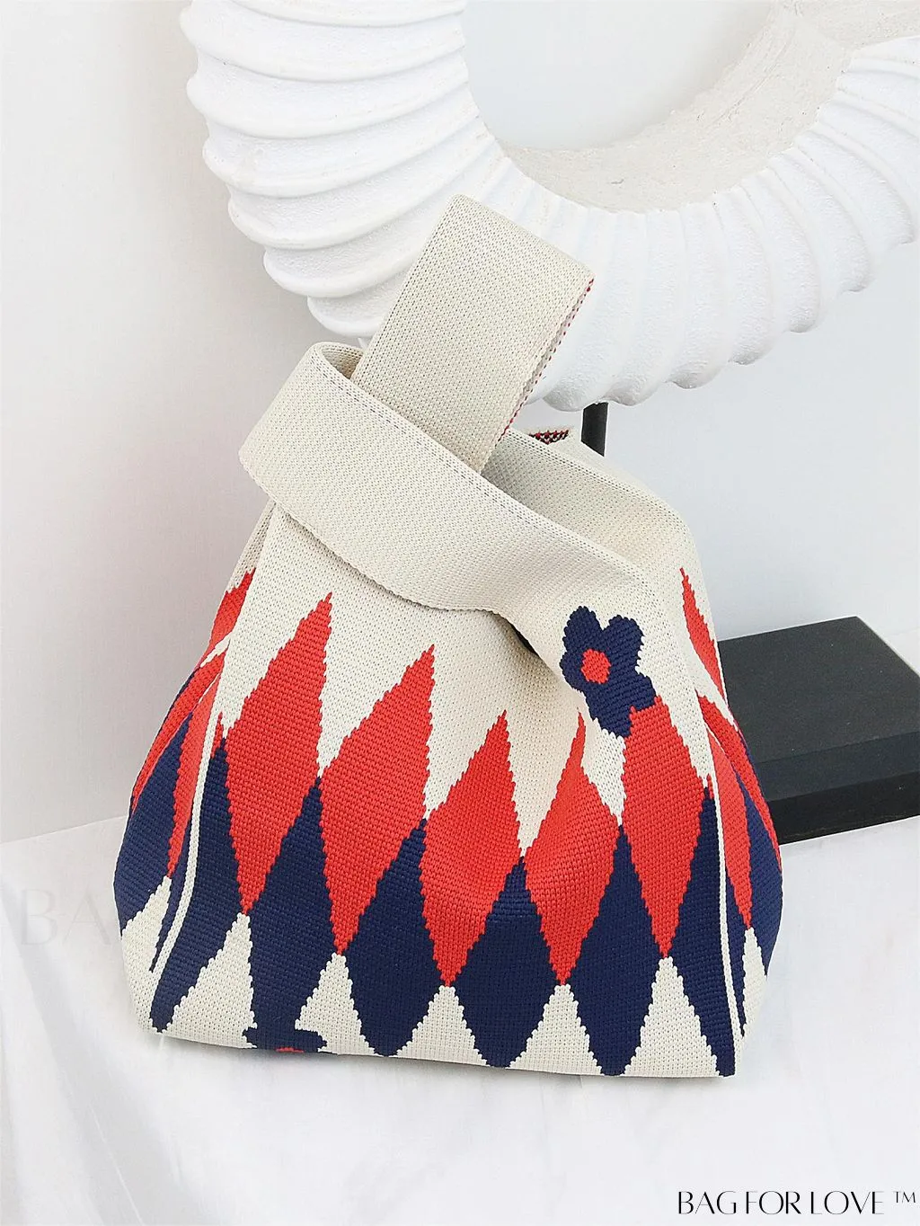 BagForLove - Stylish Tulip Pattern Crochet Bag: Chic Handbag for a Trendy Vacation