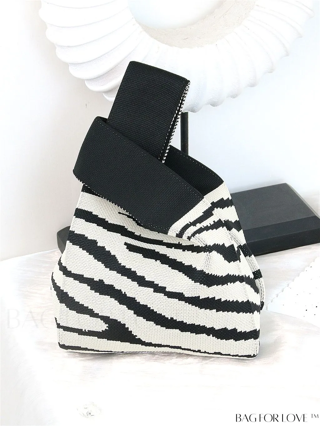 BagForLove - Stylish Tulip Pattern Crochet Bag: Chic Handbag for a Trendy Vacation