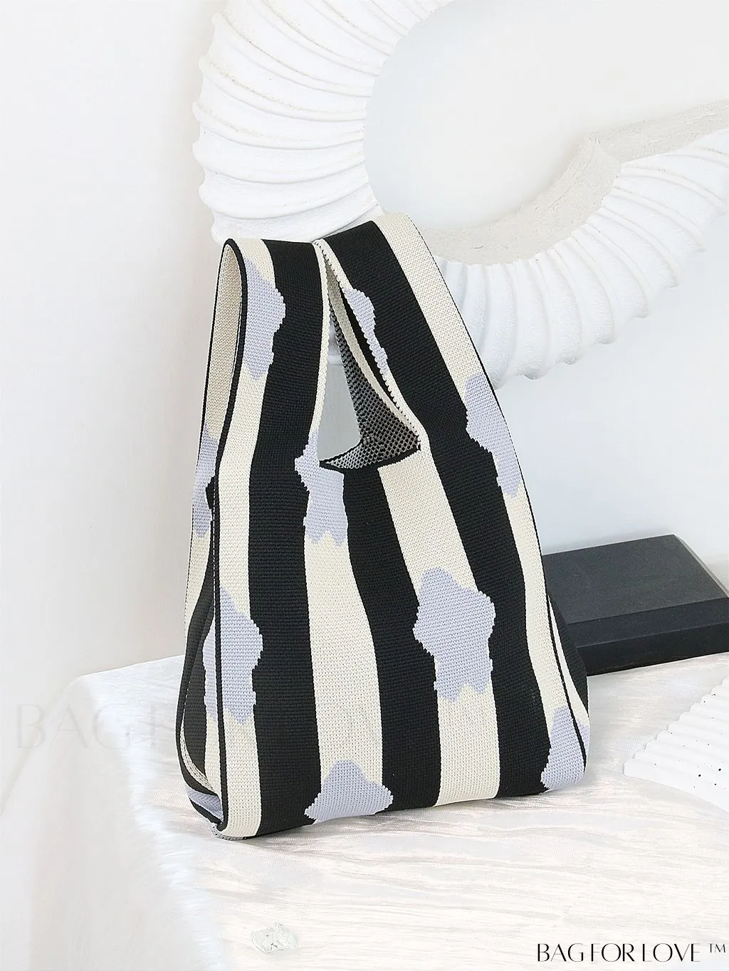 BagForLove - Stylish Tulip Pattern Crochet Bag: Chic Handbag for a Trendy Vacation
