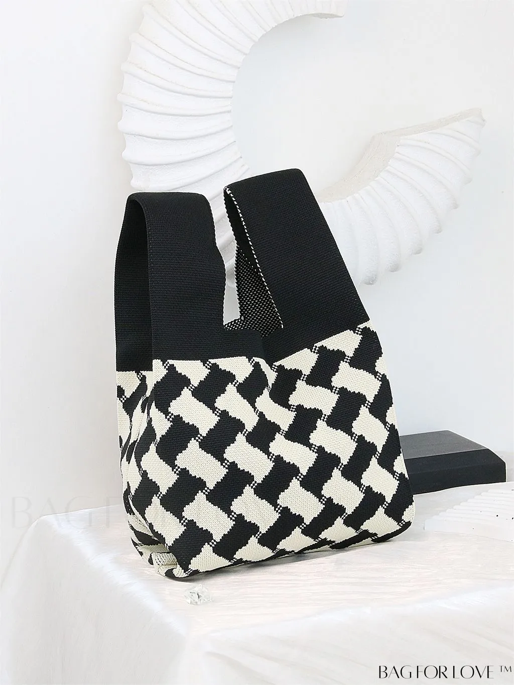 BagForLove - Stylish Tulip Pattern Crochet Bag: Chic Handbag for a Trendy Vacation