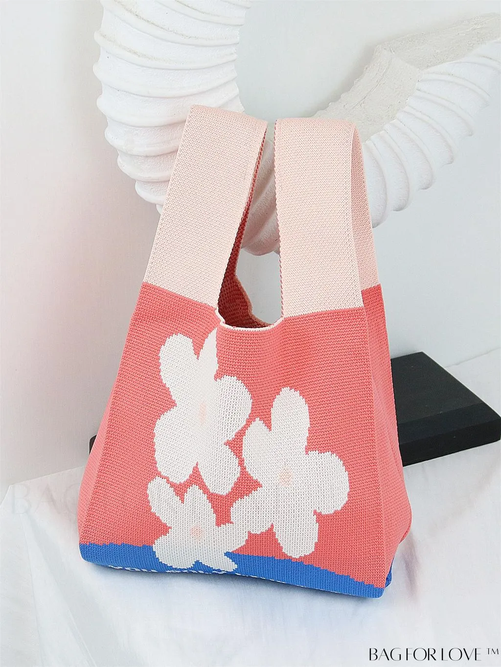 BagForLove - Stylish Tulip Pattern Crochet Bag: Chic Handbag for a Trendy Vacation
