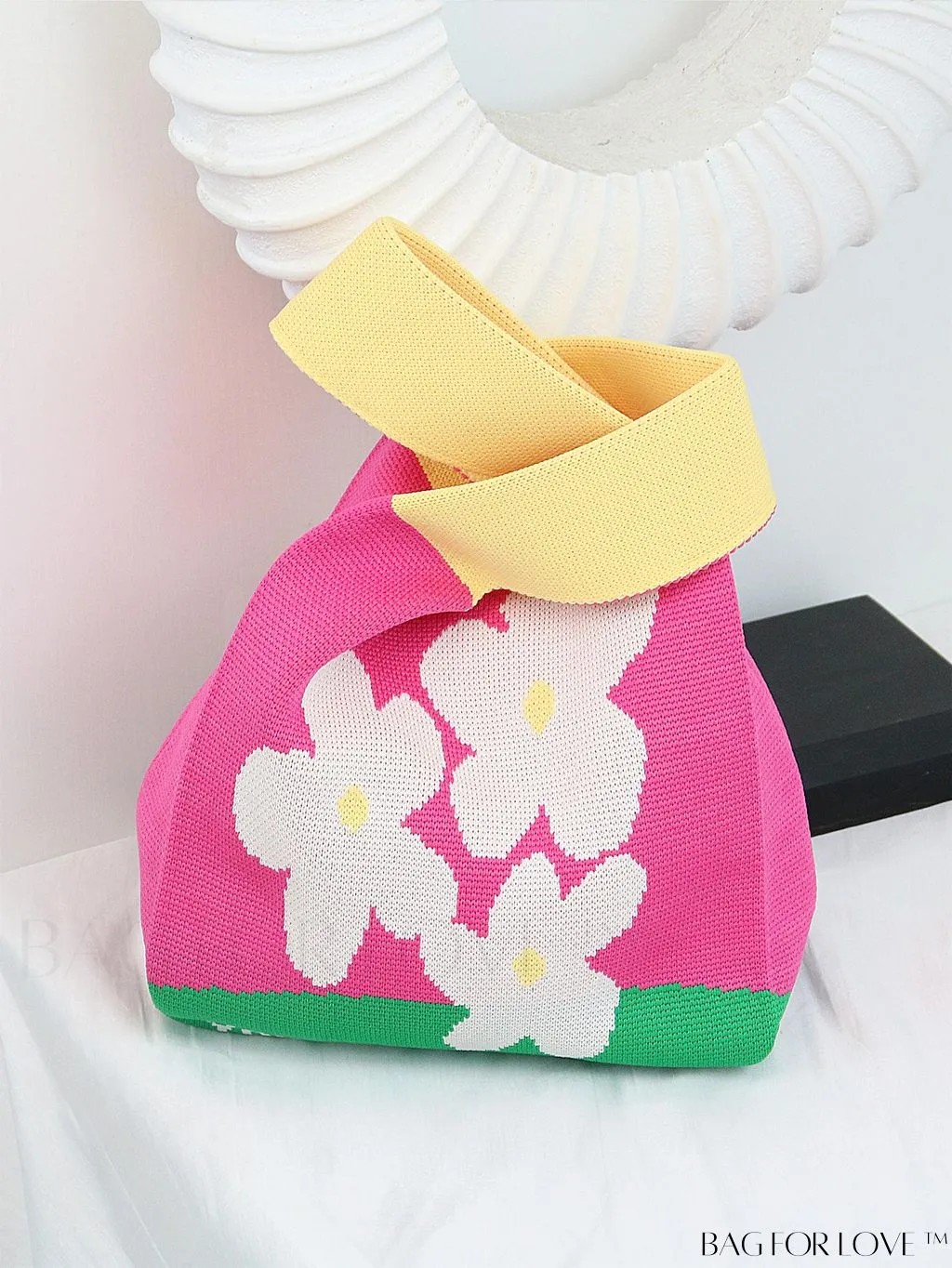 BagForLove - Stylish Tulip Pattern Crochet Bag: Chic Handbag for a Trendy Vacation