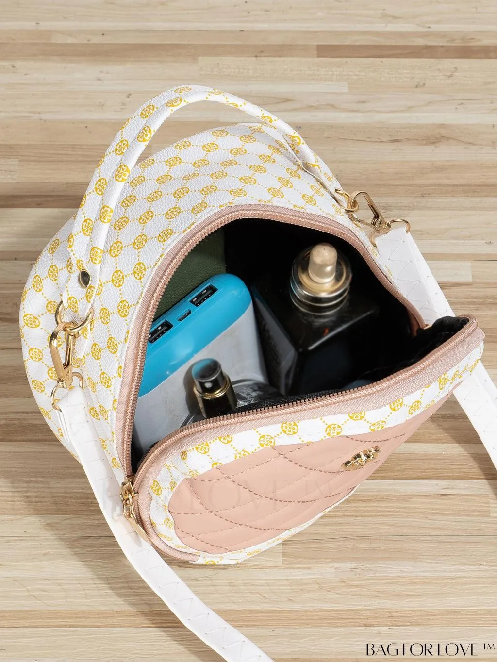 BagForLove - White Mini Quilted Circle Bag with Metal Chain Strap - Fashionably Chic