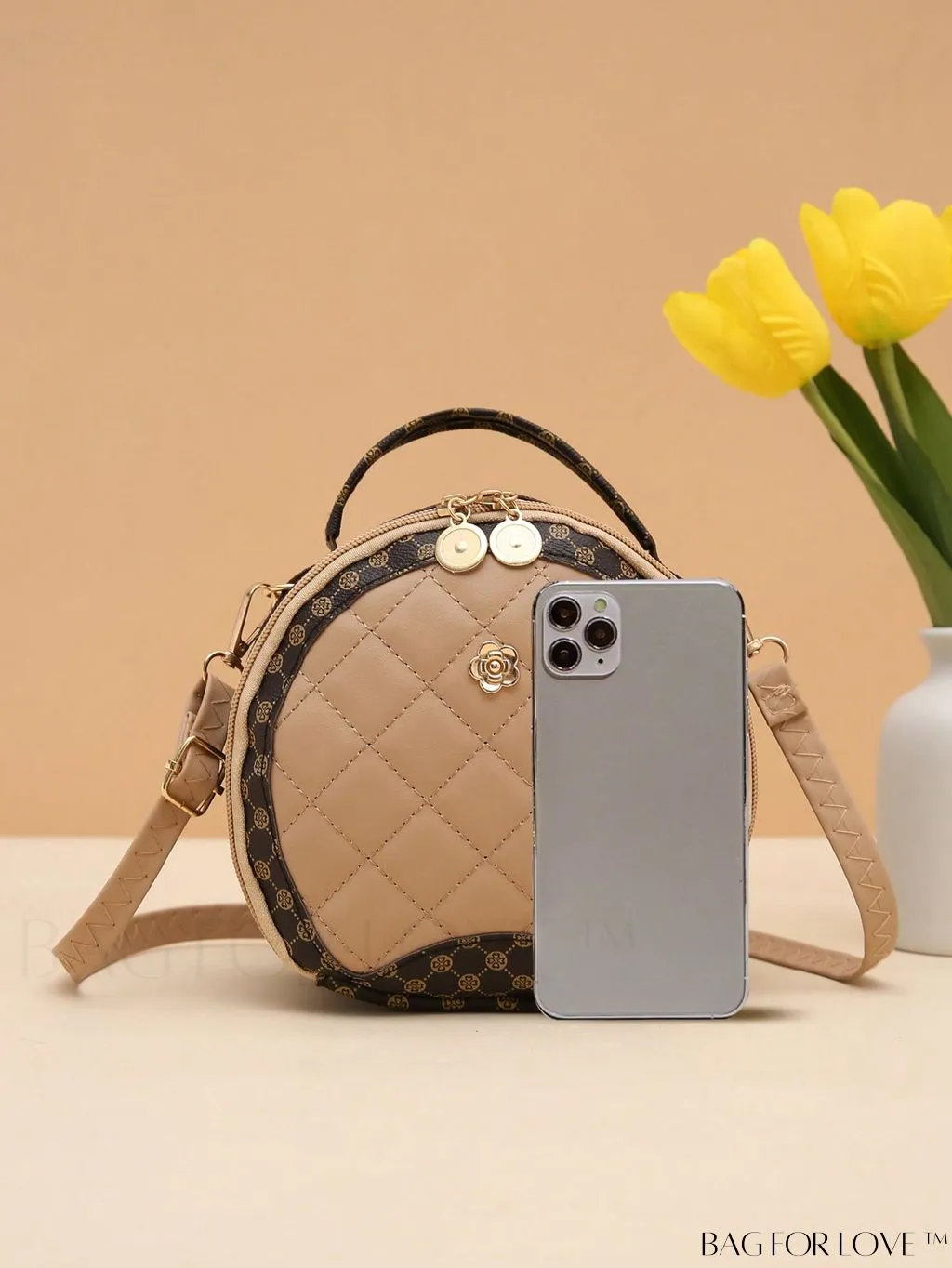 BagForLove - White Mini Quilted Circle Bag with Metal Chain Strap - Fashionably Chic