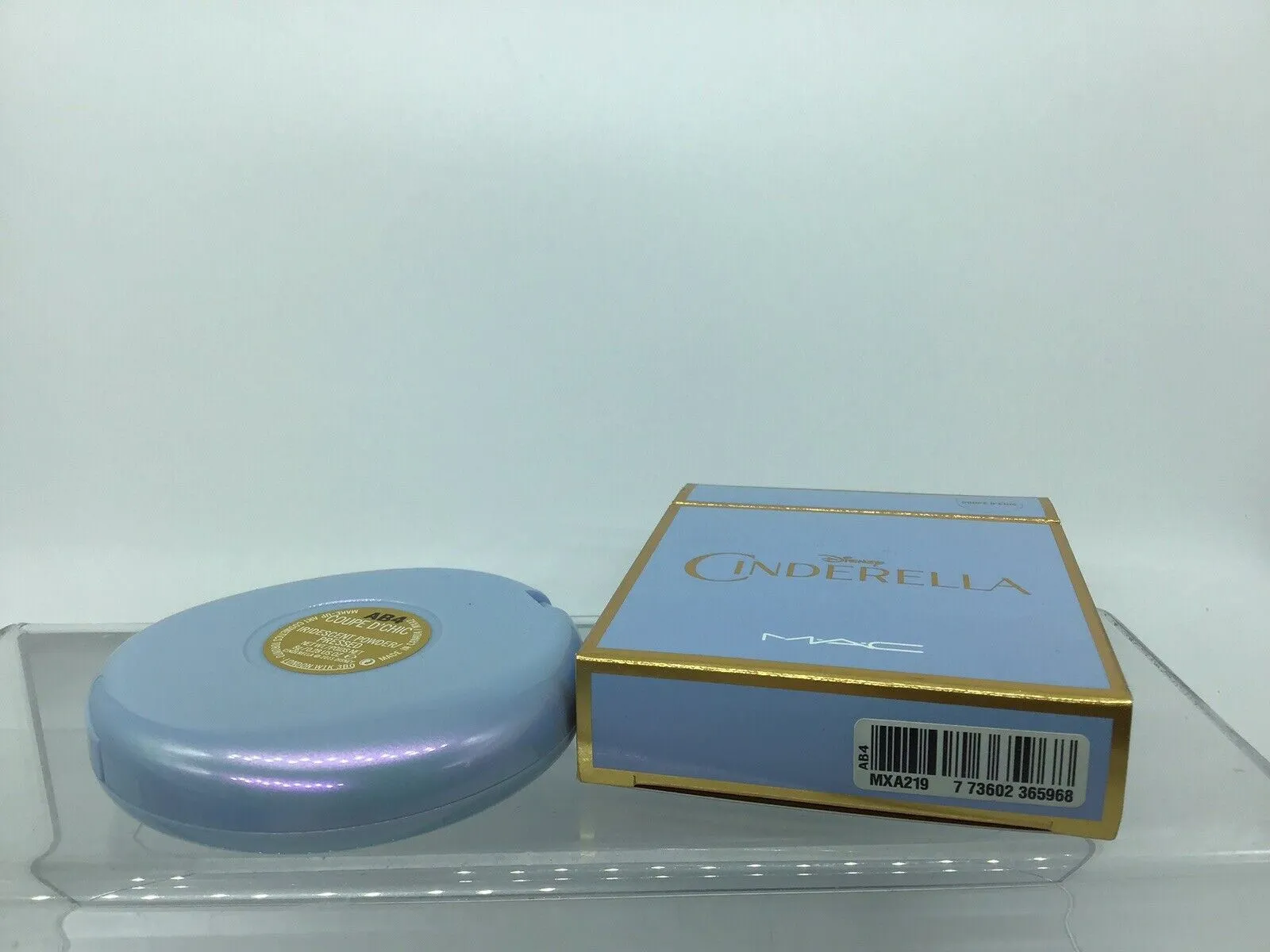 BNIB MAC CINDERELLA 2015 Coupe D Chic Beauty Powder w/receipt