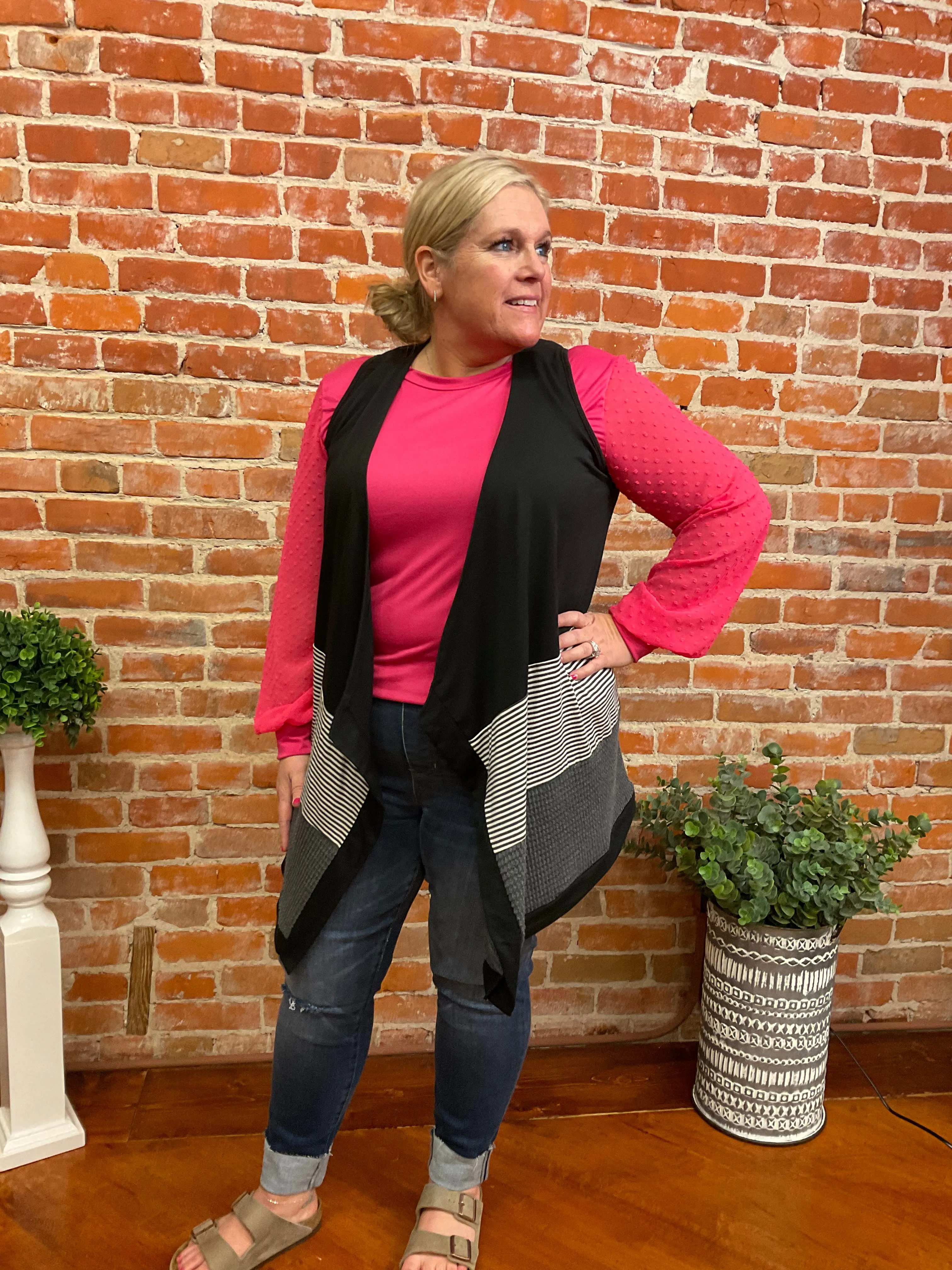 Color Block Sleeveless Cardigan