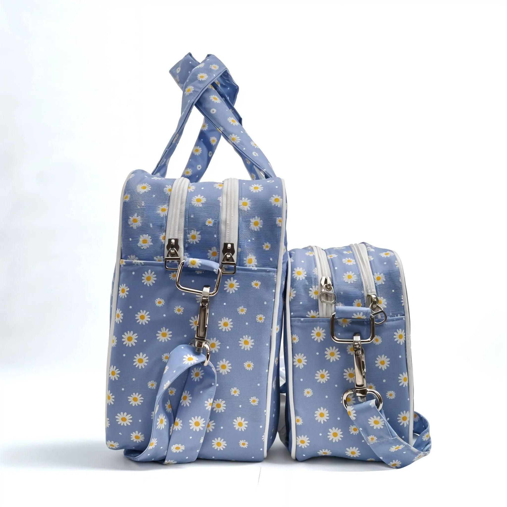 DAISY DREAMS PRINT TRAVEL BAG