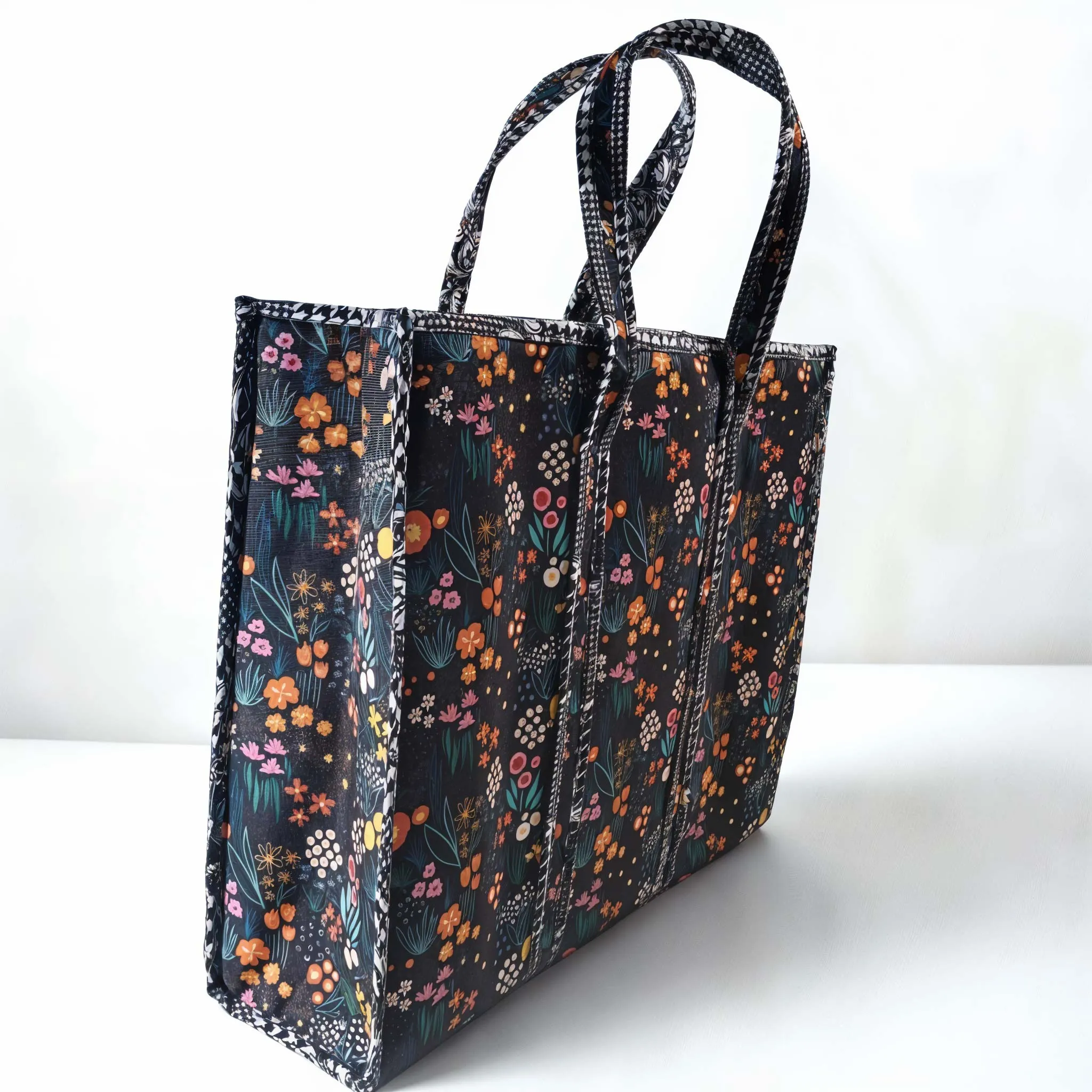 FLORA FIESTA PRINT Everyday Tote