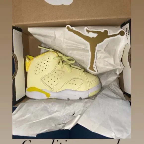 Good condition worn twice retro 6 Jordan’s girls
