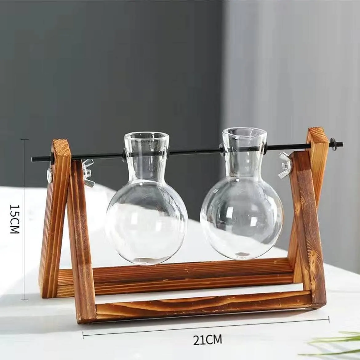 Hydroponic Planter with One Bottle