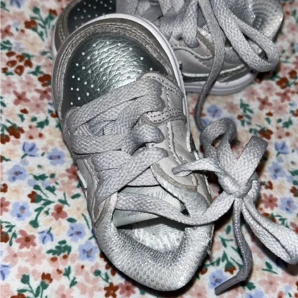 Jordan 1 Retro Low OG &quot;Metallic Silver&quot;  ‘Baby' Shoe
