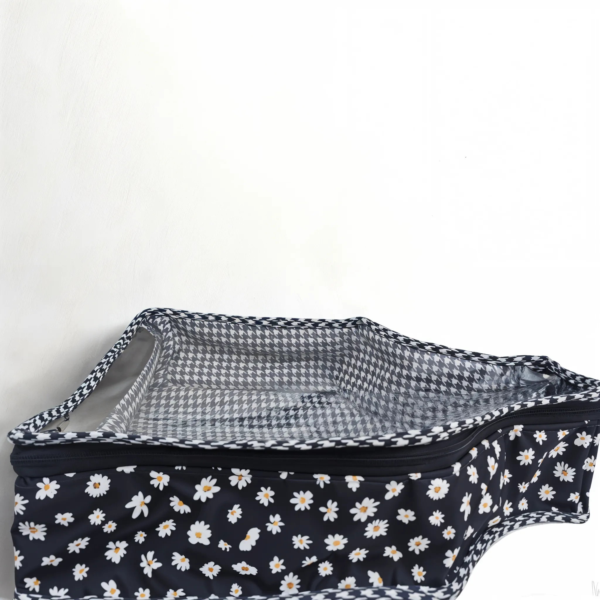 MIDNIGHT DAISY PRINT  BLOUSE COVER