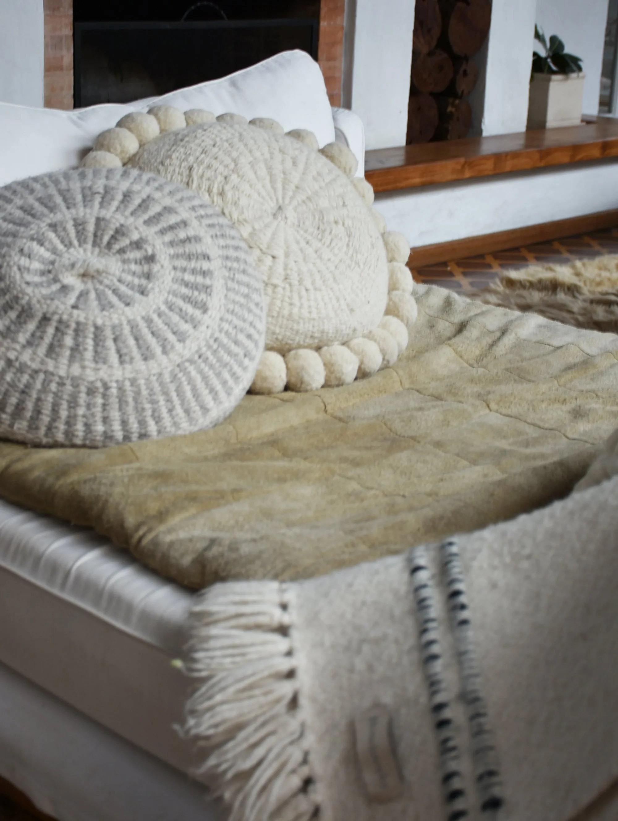 Prisma Black Round Wool Pillow