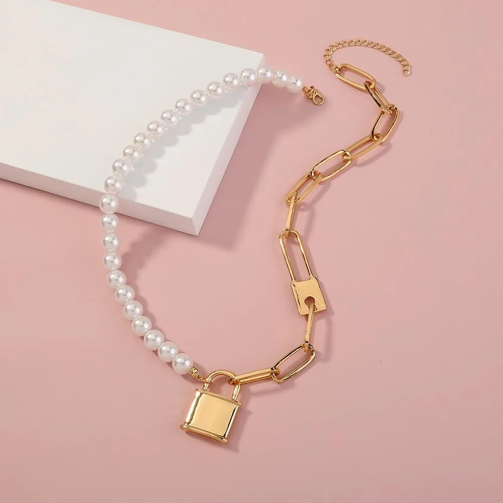 Simple Pearl Stitching Lattice Chain Lock Pendant