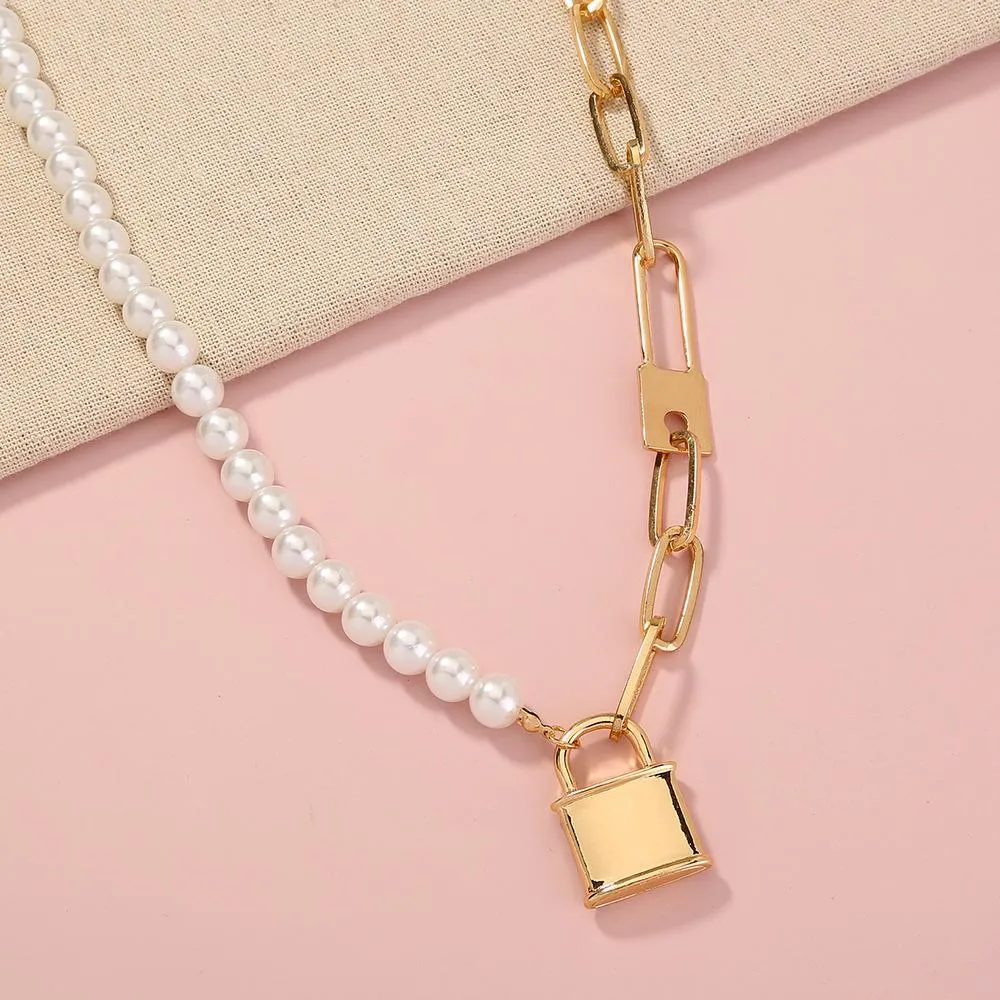 Simple Pearl Stitching Lattice Chain Lock Pendant