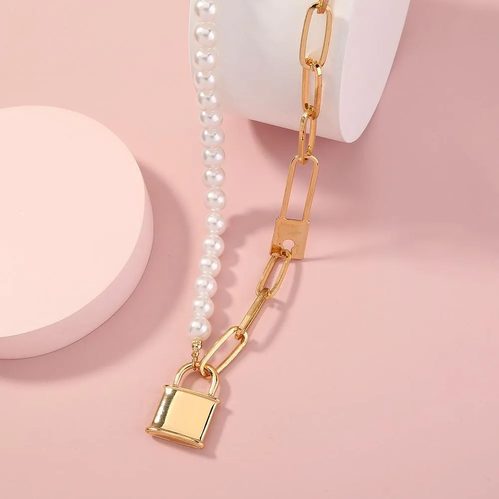 Simple Pearl Stitching Lattice Chain Lock Pendant