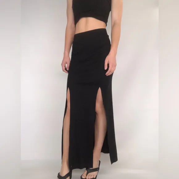 The RANGE MASS RIB SLASHED MIDI SKIRT